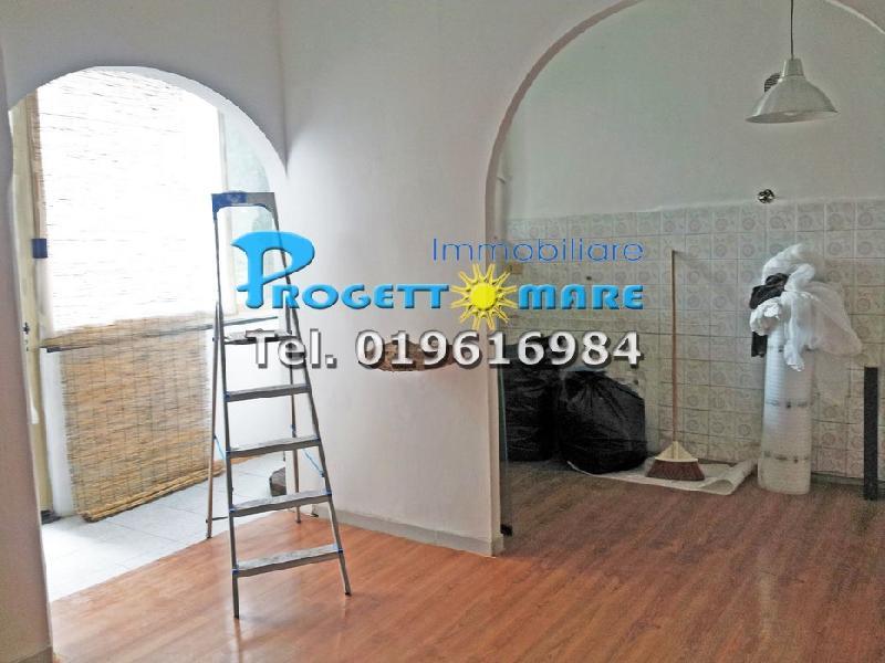 Appartamento in  Vendita  a Pietra Ligure   trilocale   65 mq  foto 2