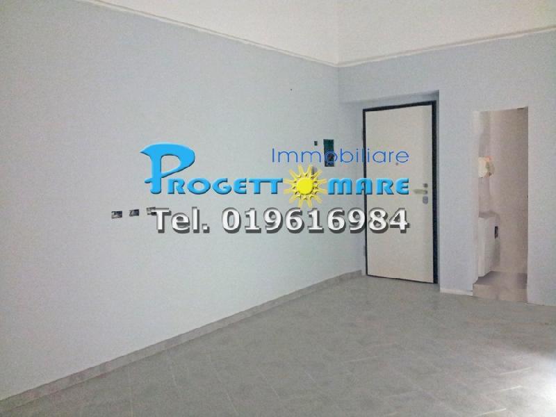 Appartamento in  Vendita  a Loano   quadrilocale   80 mq  foto 7